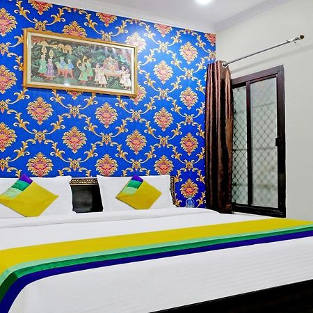 Itsy By Treebo - Ashoka Grand Hotel Váránaszi Kültér fotó